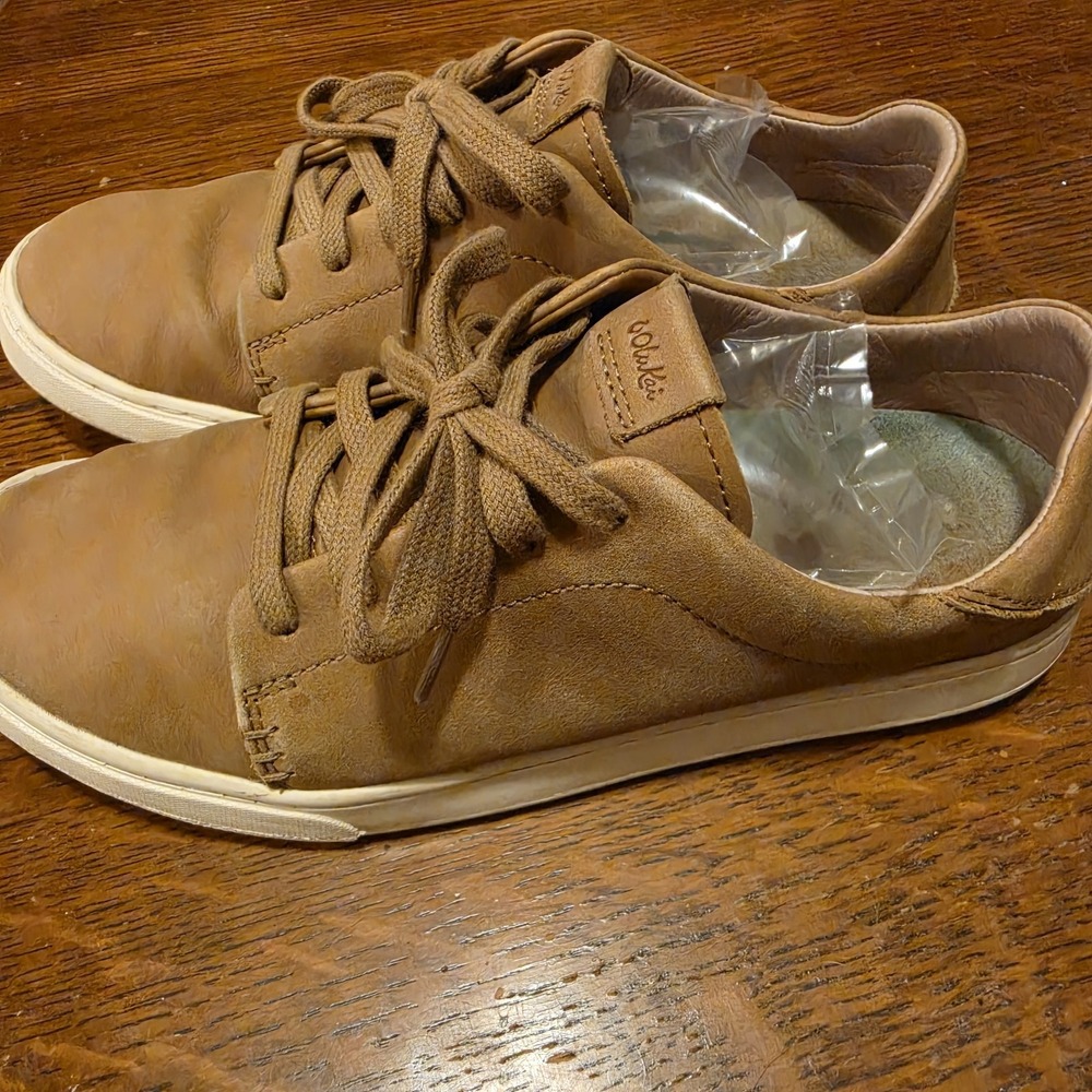 OluKai Womens Size 7.5 Pehuea Li 'ili Convertible Leather Tan Lace Up Shoes